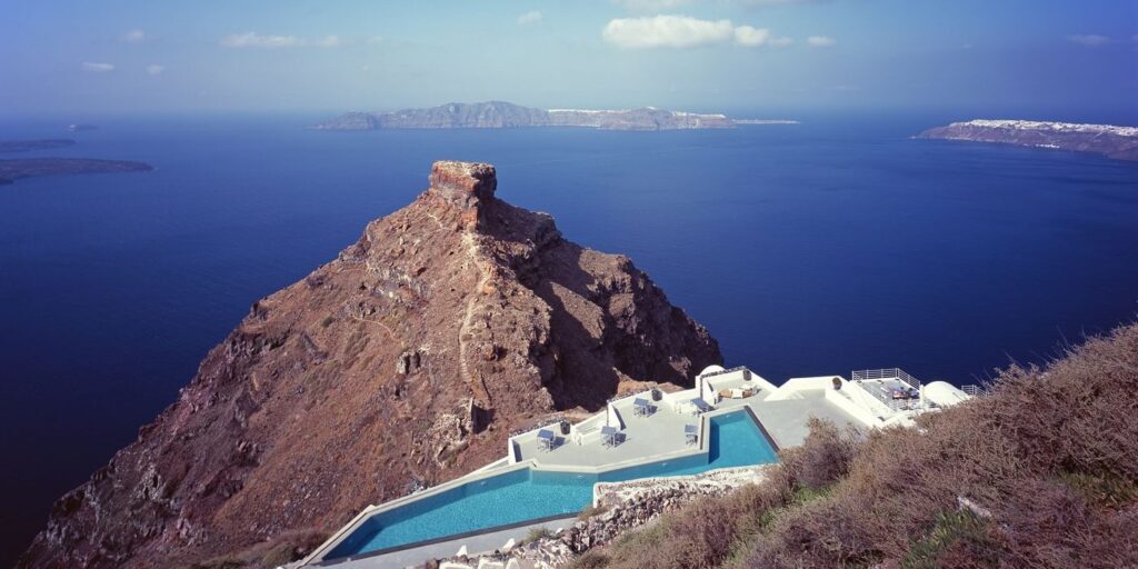 001_DIVERCITY-MPLUSM_GRACE-SANTORINI-HOTEL_ERIETA-ATTALI_web-1400x700
